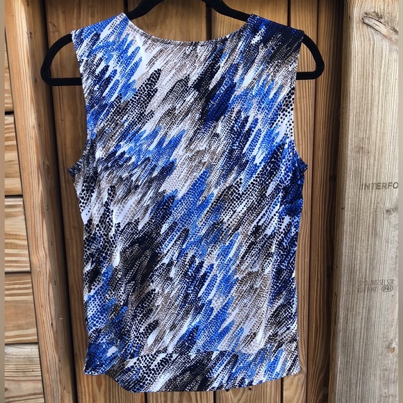 Like new! - LAURA PETITES Banded Bottom Sleeveless Blouse - Picture 3 of 4